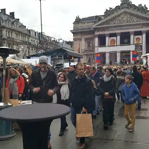 Les Pieds A La Grande Place Appartamento