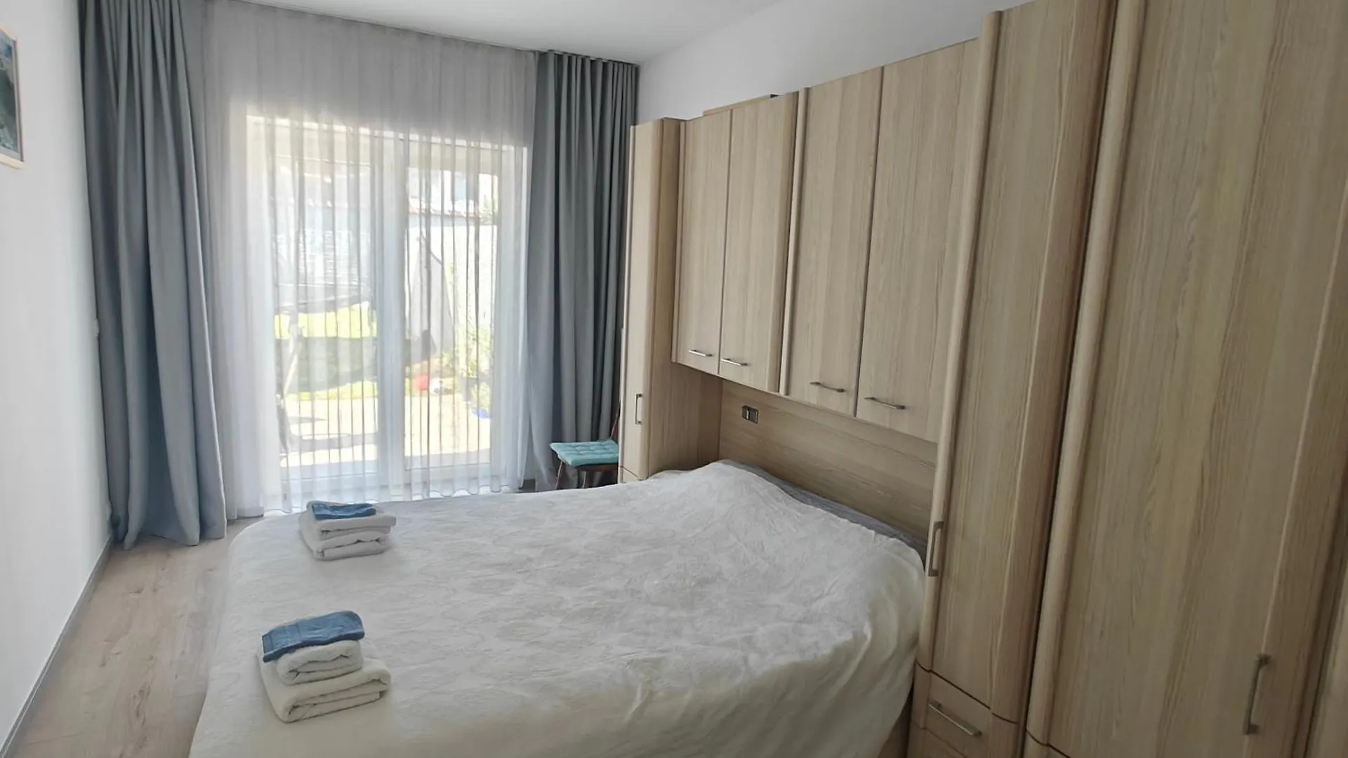 Cosy 2 Bedroom Apartment With Private Garden Брюссель